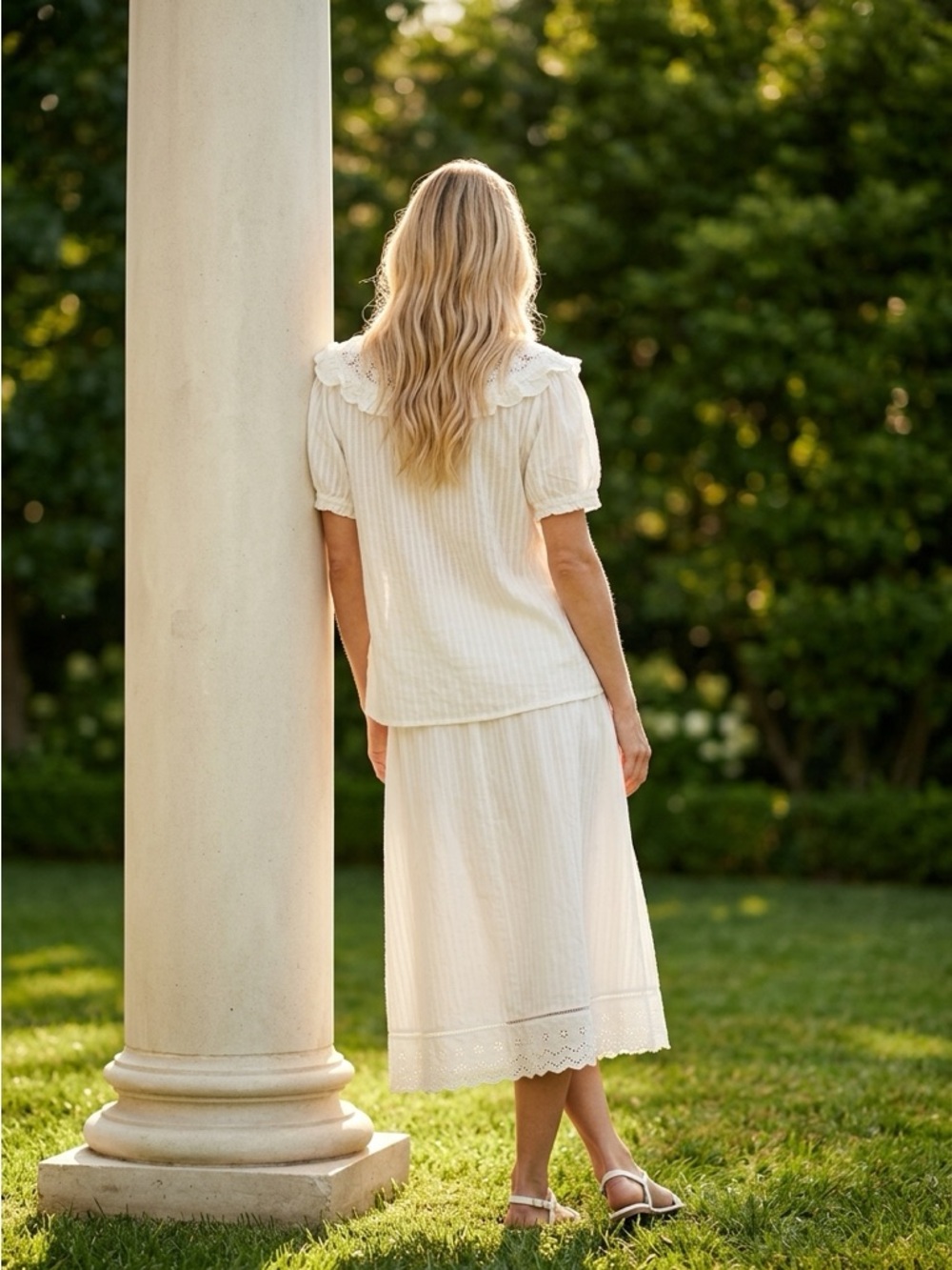 Ivory short sleeve button down top with lace detail women’s size medium nwt - Picture 3 of 7